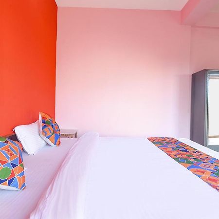Hotel Fabexpress The Voyage Morjim Exterior foto