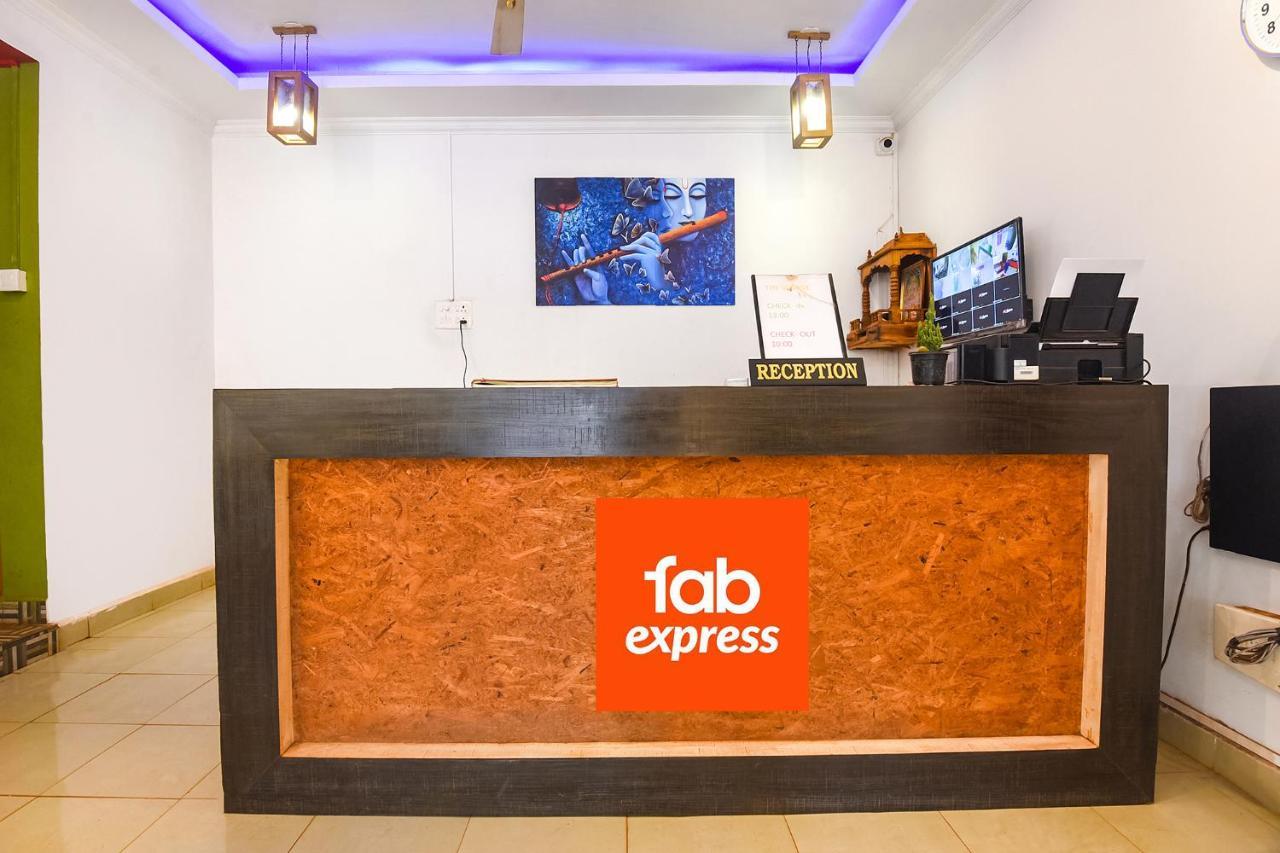 Hotel Fabexpress The Voyage Morjim Exterior foto